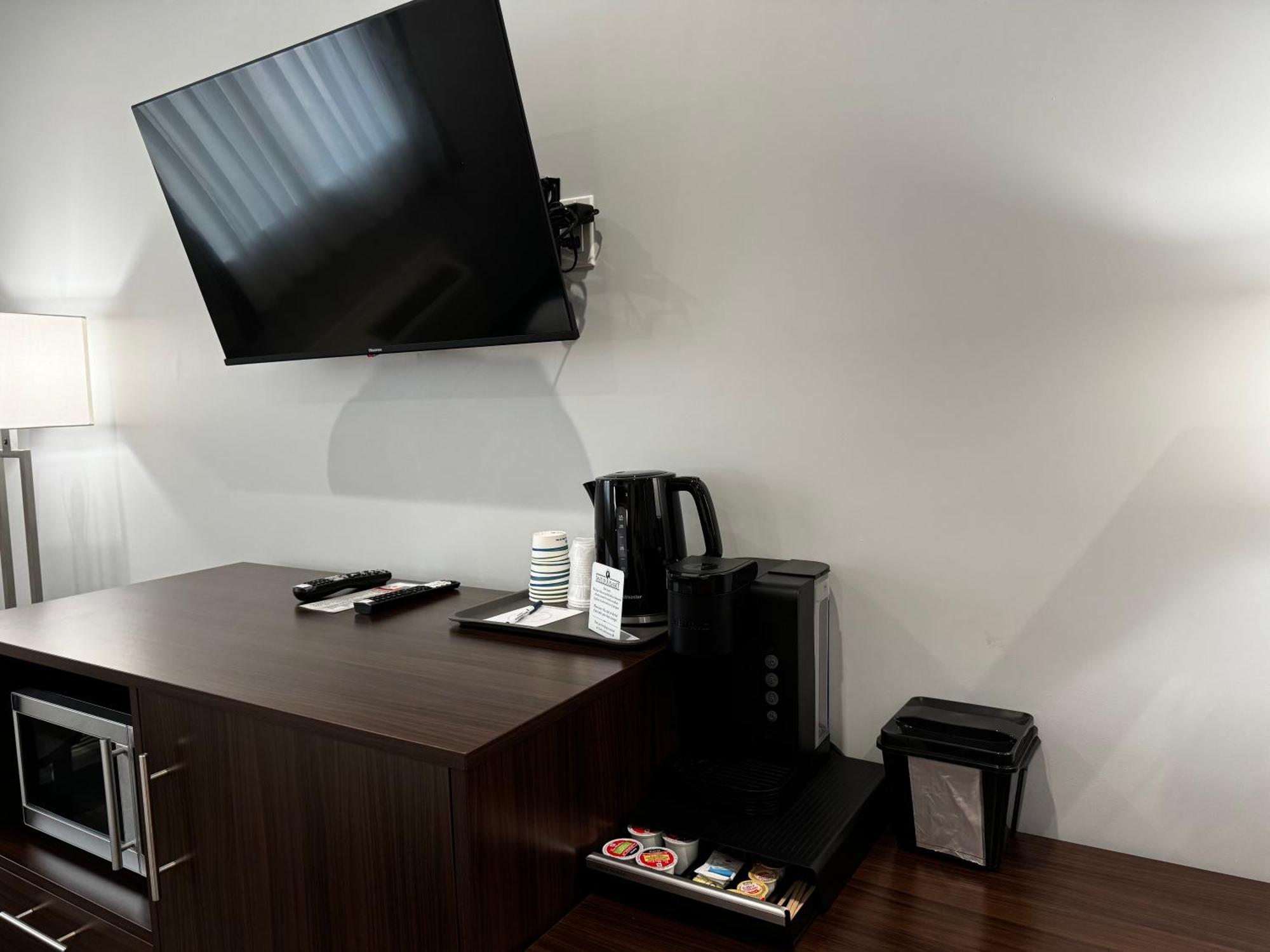 Travelodge By Wyndham Cochrane מראה חיצוני תמונה