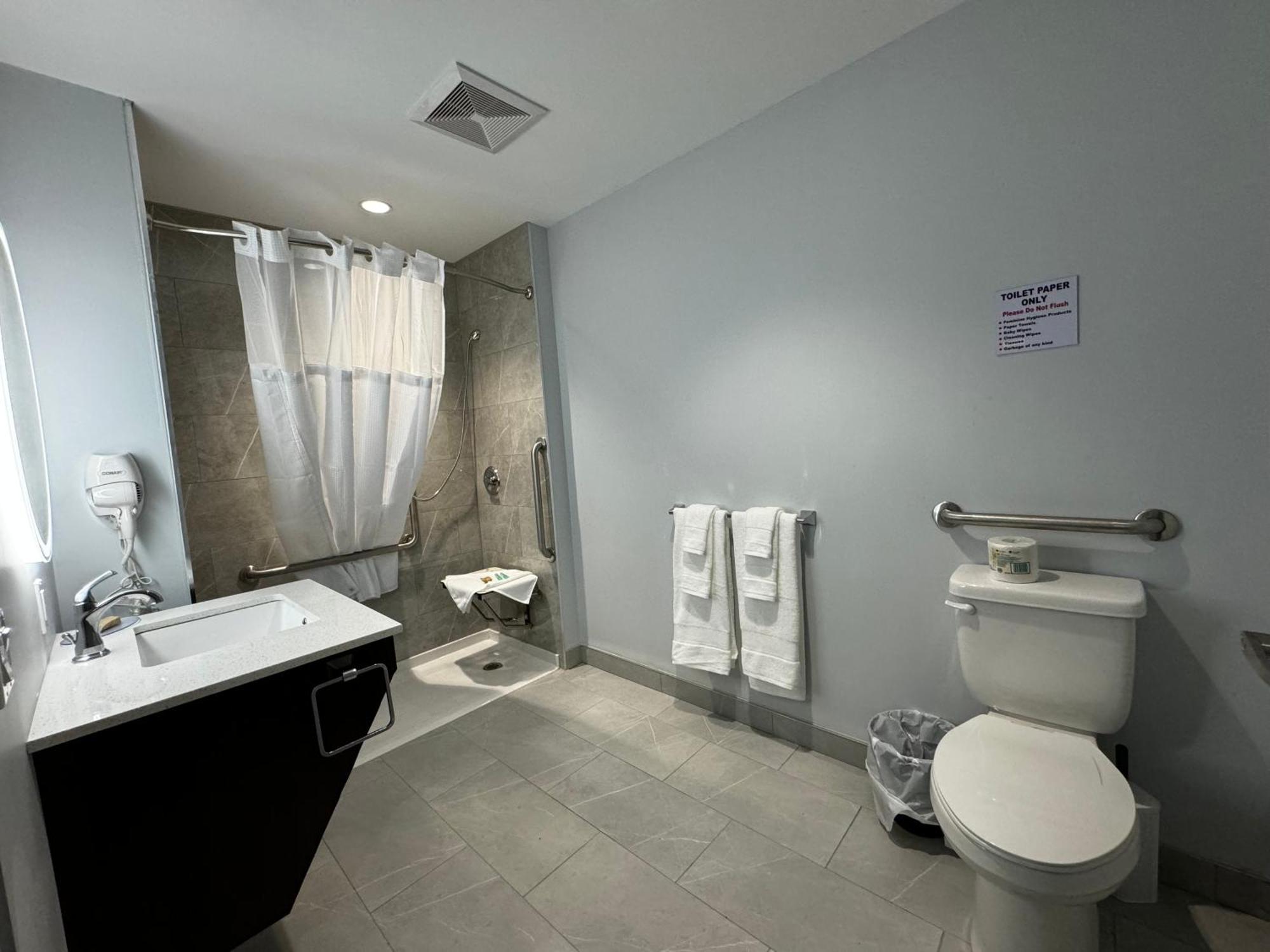 Travelodge By Wyndham Cochrane מראה חיצוני תמונה