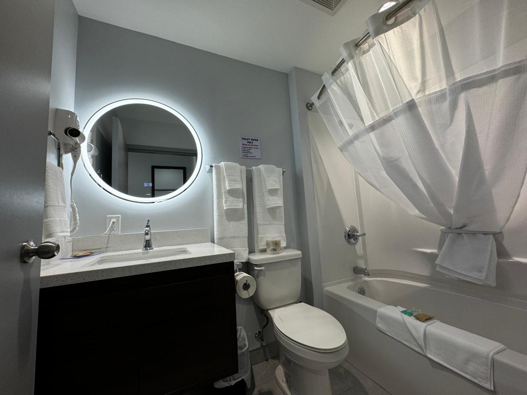 Travelodge By Wyndham Cochrane מראה חיצוני תמונה