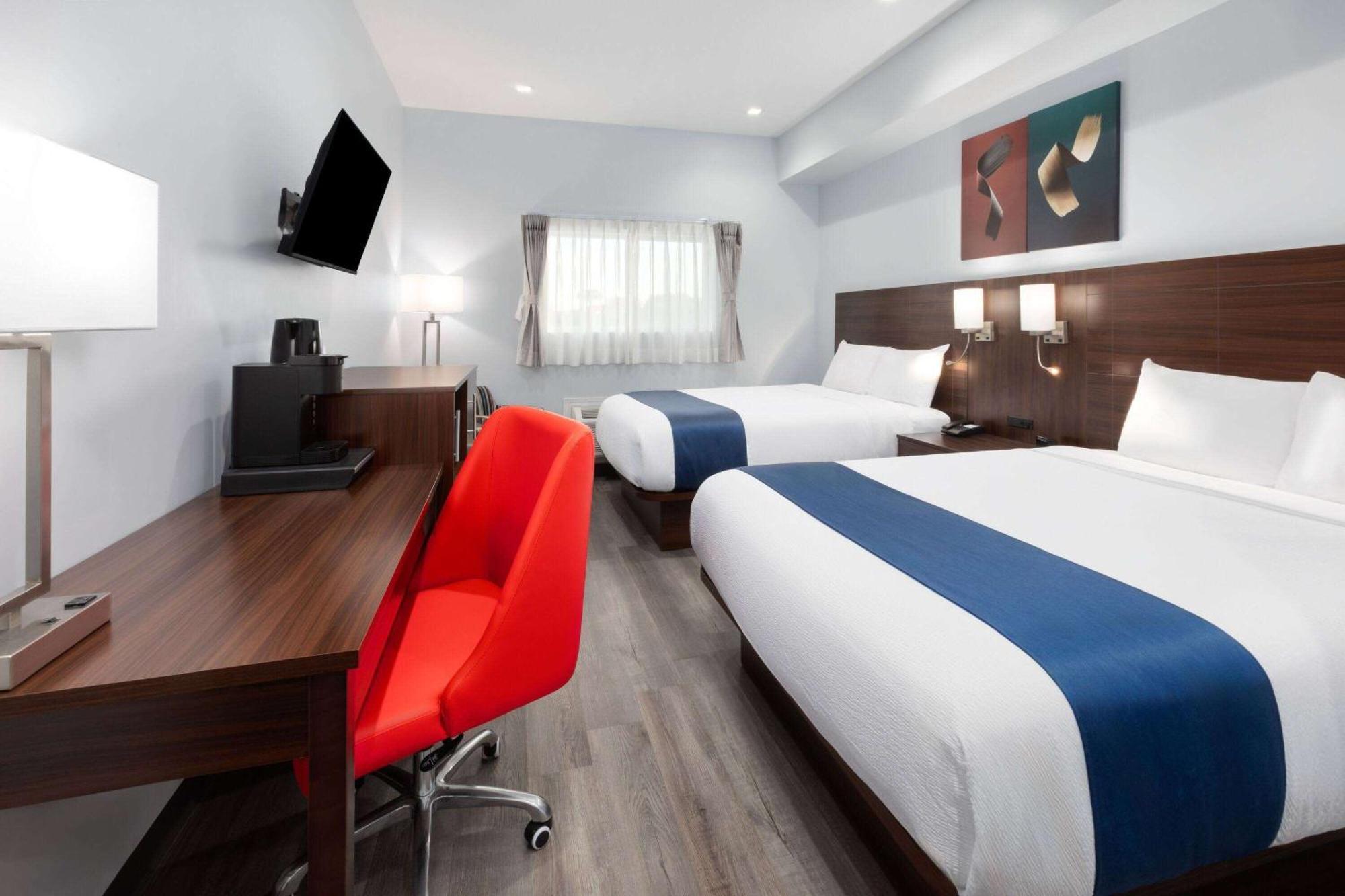 Travelodge By Wyndham Cochrane מראה חיצוני תמונה