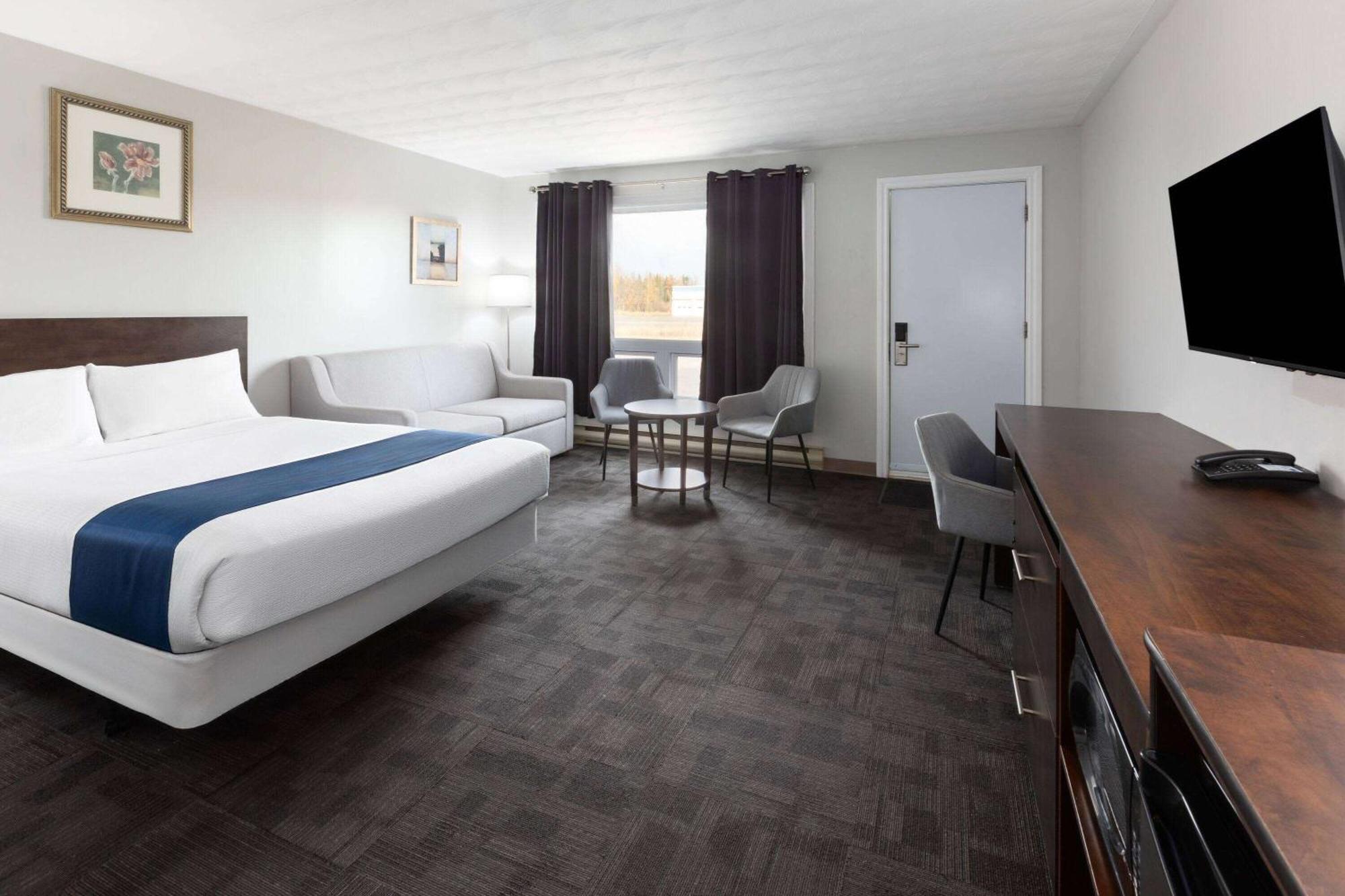 Travelodge By Wyndham Cochrane מראה חיצוני תמונה