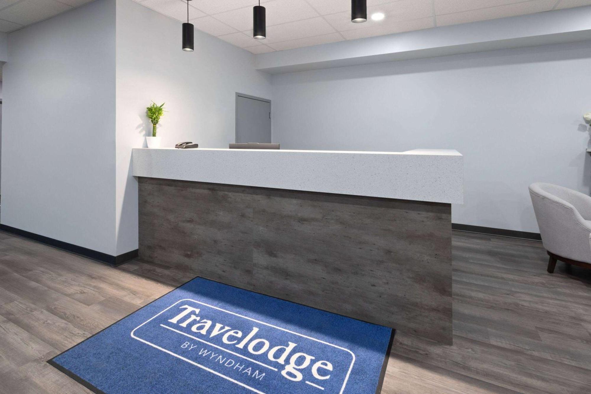 Travelodge By Wyndham Cochrane מראה חיצוני תמונה